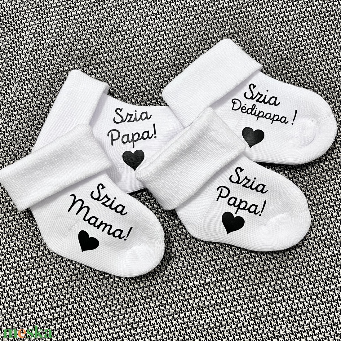 Baba bejelentő kis zokni - baba - mama - babaemlékek - bababejelentők - Meska.hu