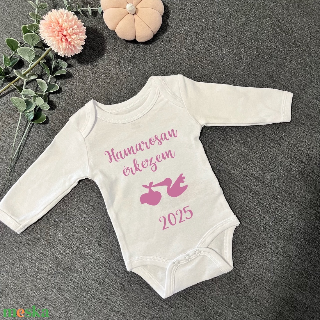 Baba body - Hamarosan érkezem  - baba - mama - babaemlékek - bababejelentők - Meska.hu