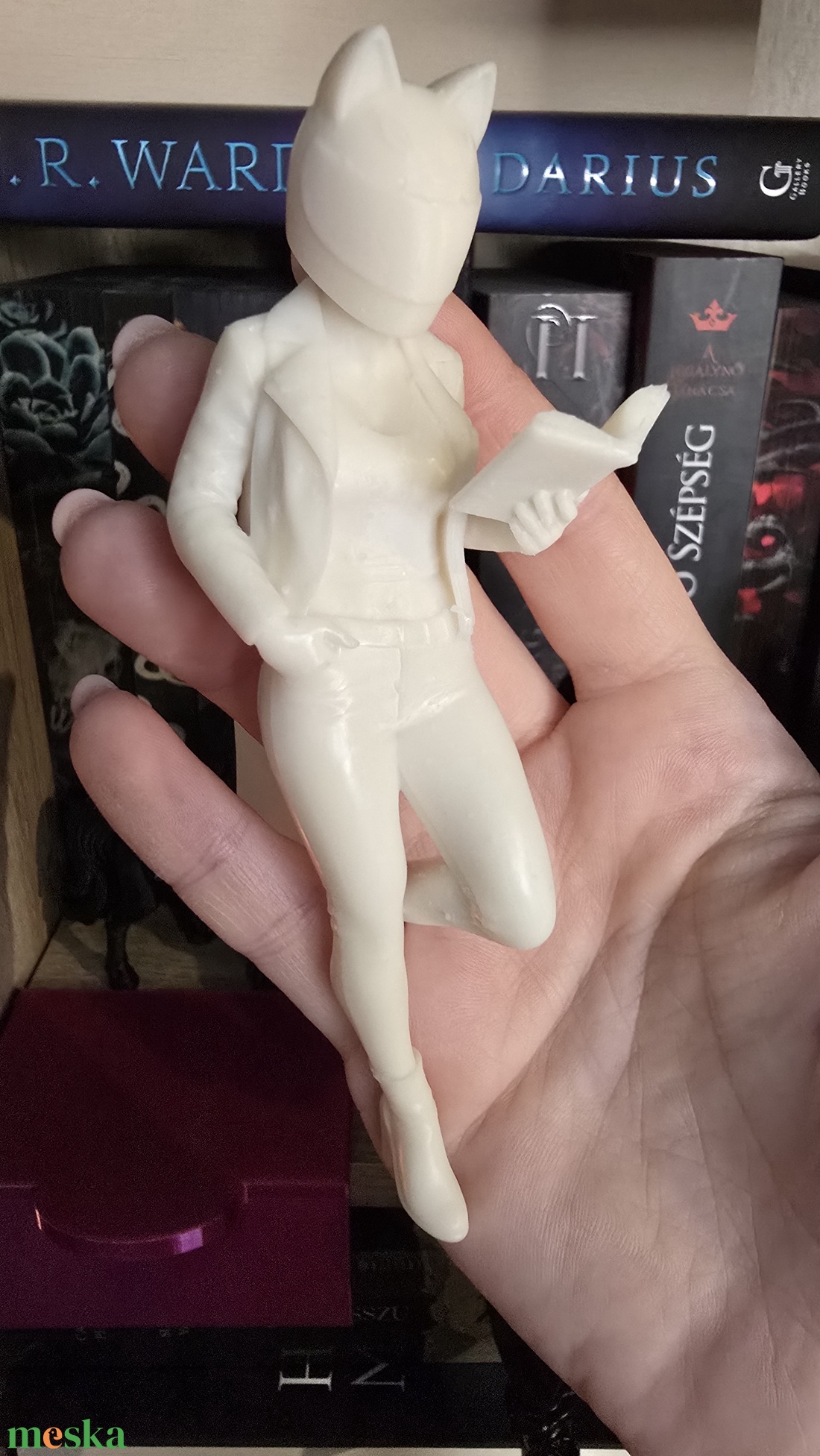 Motoros lány bookshelf insert - otthon & életmód - dekoráció - asztal és polc dekoráció - könyvszobor - Meska.hu