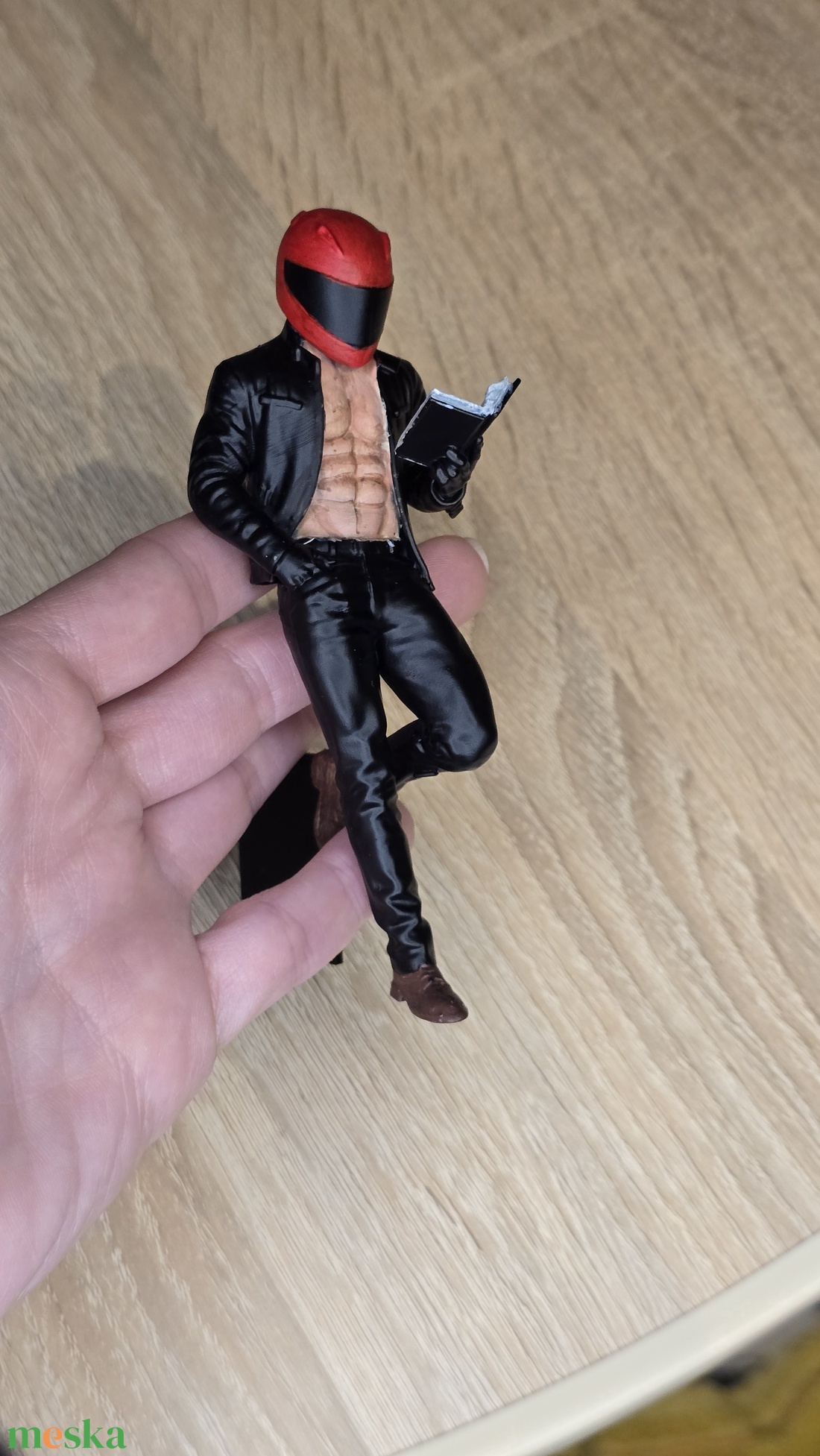 Motoros olvasó figura bookshelf insert, könyvespolc dekoráció - otthon & életmód - dekoráció - asztal és polc dekoráció - könyvszobor - Meska.hu