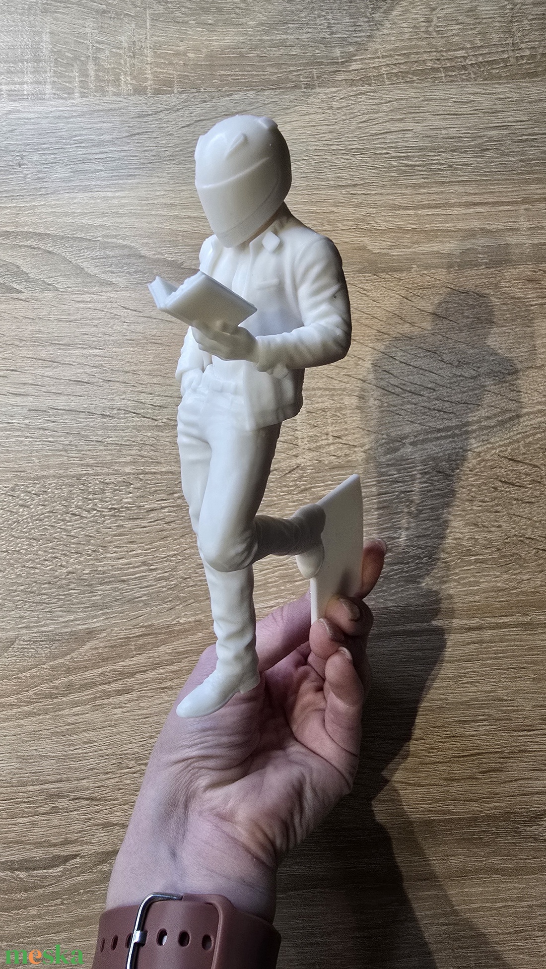 Motoros olvasó figura bookshelf insert, könyvespolc dekoráció - otthon & életmód - dekoráció - asztal és polc dekoráció - könyvszobor - Meska.hu