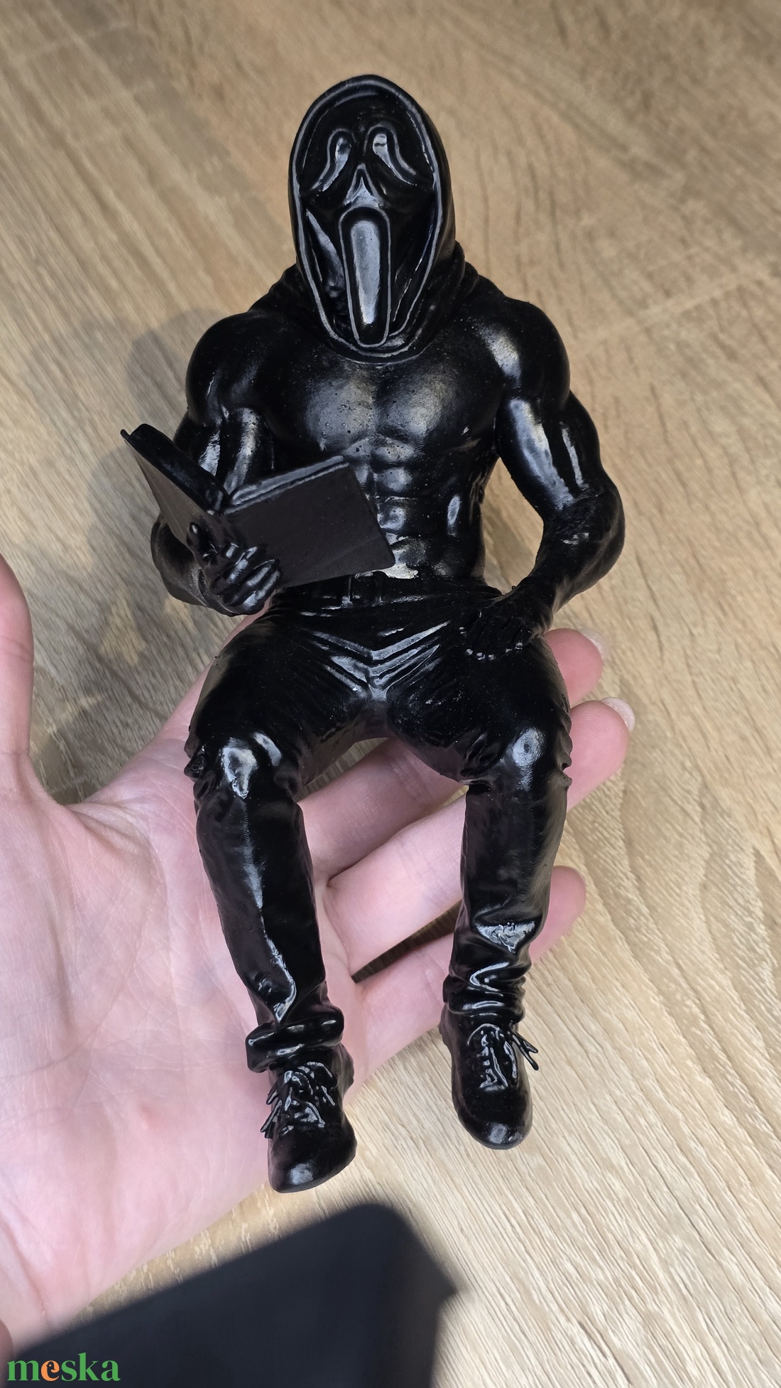 Ghostface könyvespolc dekoráció - otthon & életmód - dekoráció - asztal és polc dekoráció - könyvszobor - Meska.hu