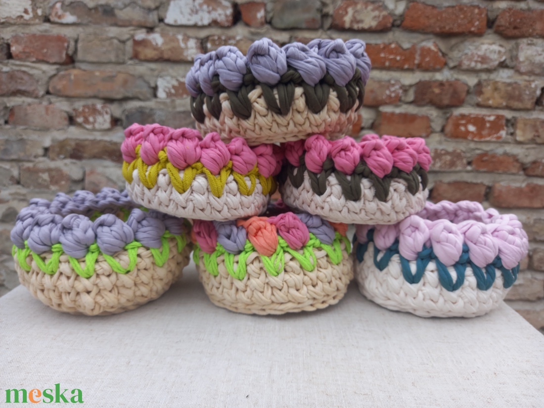 Tulipános horgolt tároló kicsi - otthon & életmód - tárolás & rendszerezés - tárolókosár - Meska.hu