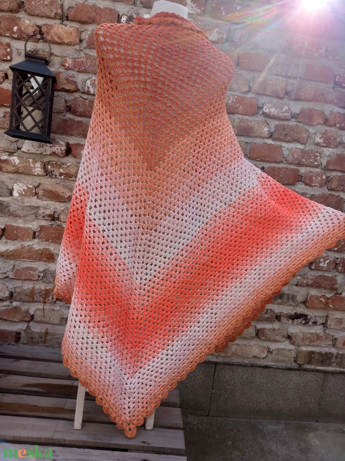 Ombre Horgolt vállkendő - háromszög alakú  - ruha & divat - sál, sapka, kendő - vállkendő - Meska.hu