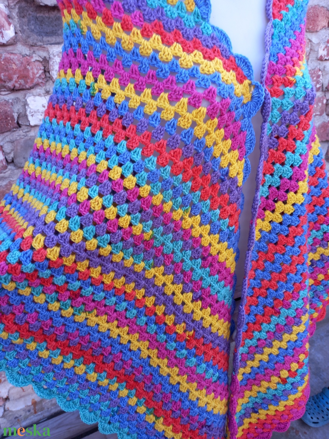 Adriana Horgolt vállkendő - háromszög alakú  - ruha & divat - sál, sapka, kendő - vállkendő - Meska.hu