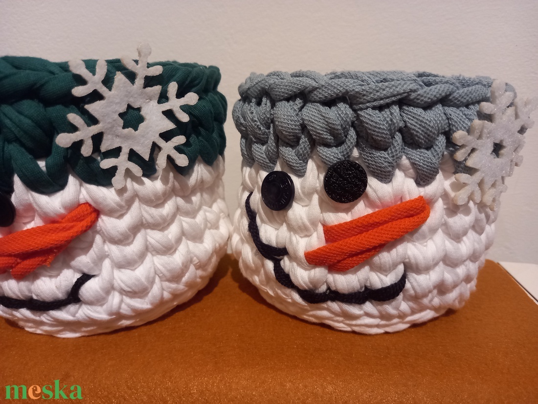 Hóemberes polófonalból horgolt tároló - ajándékozáshoz - otthon & életmód - tárolás & rendszerezés - tárolókosár - Meska.hu