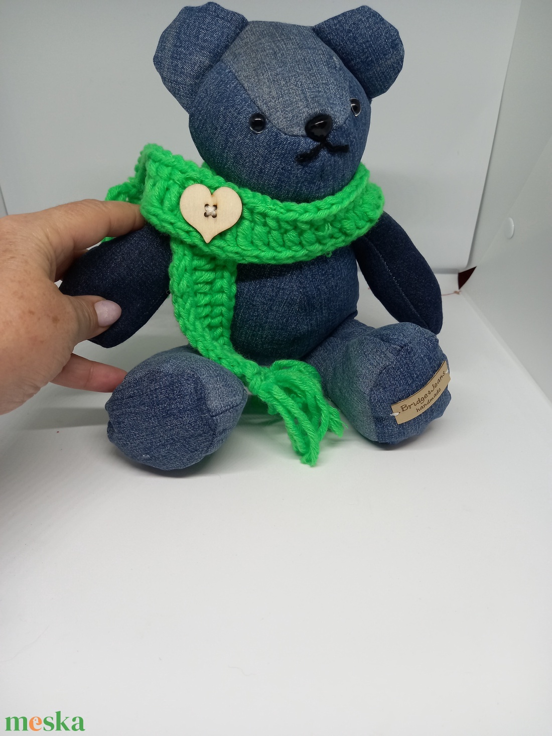 Mackó sállal - játék & sport - plüssállat & játékfigura - maci - Meska.hu