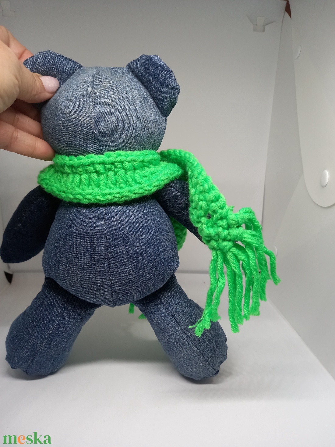 Mackó sállal - játék & sport - plüssállat & játékfigura - maci - Meska.hu