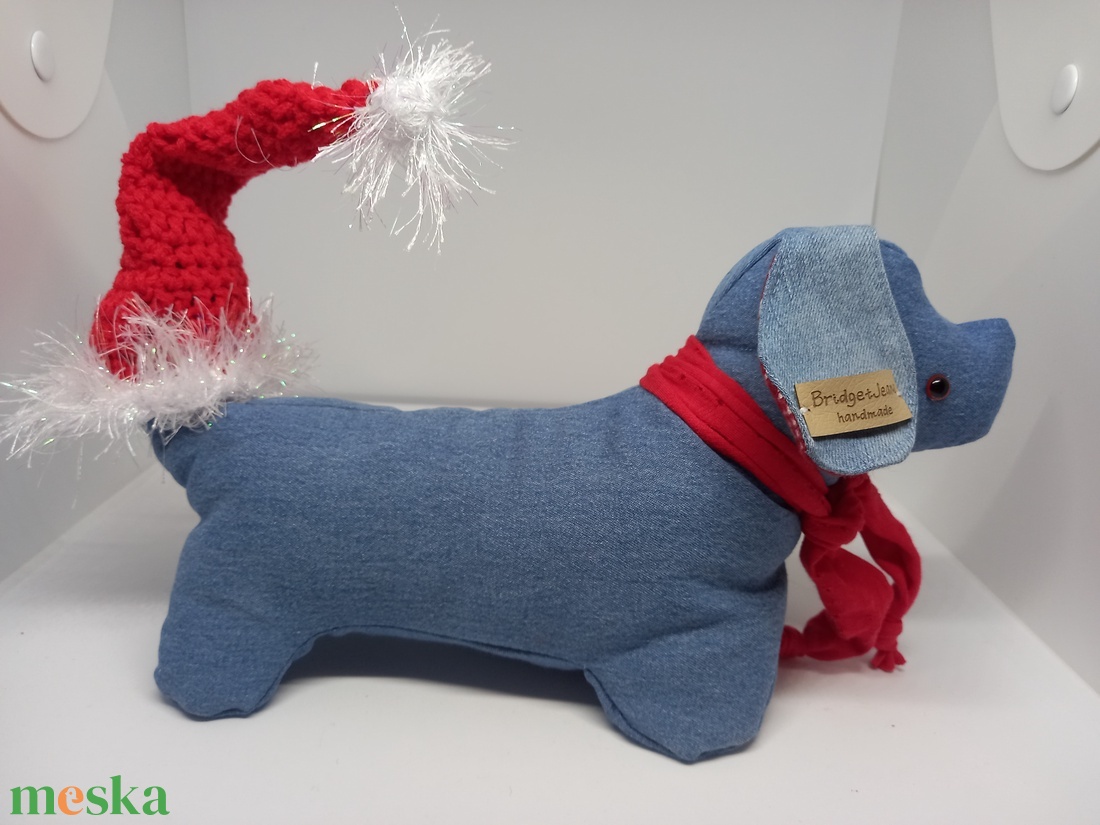 Tacskó Mikulás - formabontó viseletben :) - játék & sport - plüssállat & játékfigura - maci - Meska.hu