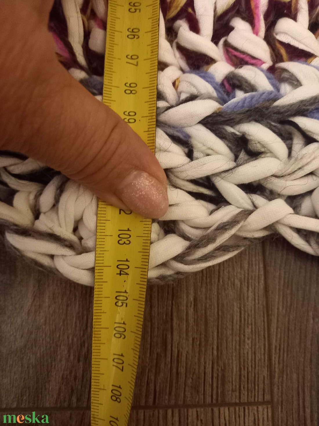 SZIVÁRVÁNY Rongyszőnyeg hatású horgolt kerek szőnyeg  - otthon & életmód - tárolás & rendszerezés - tárolókosár - Meska.hu