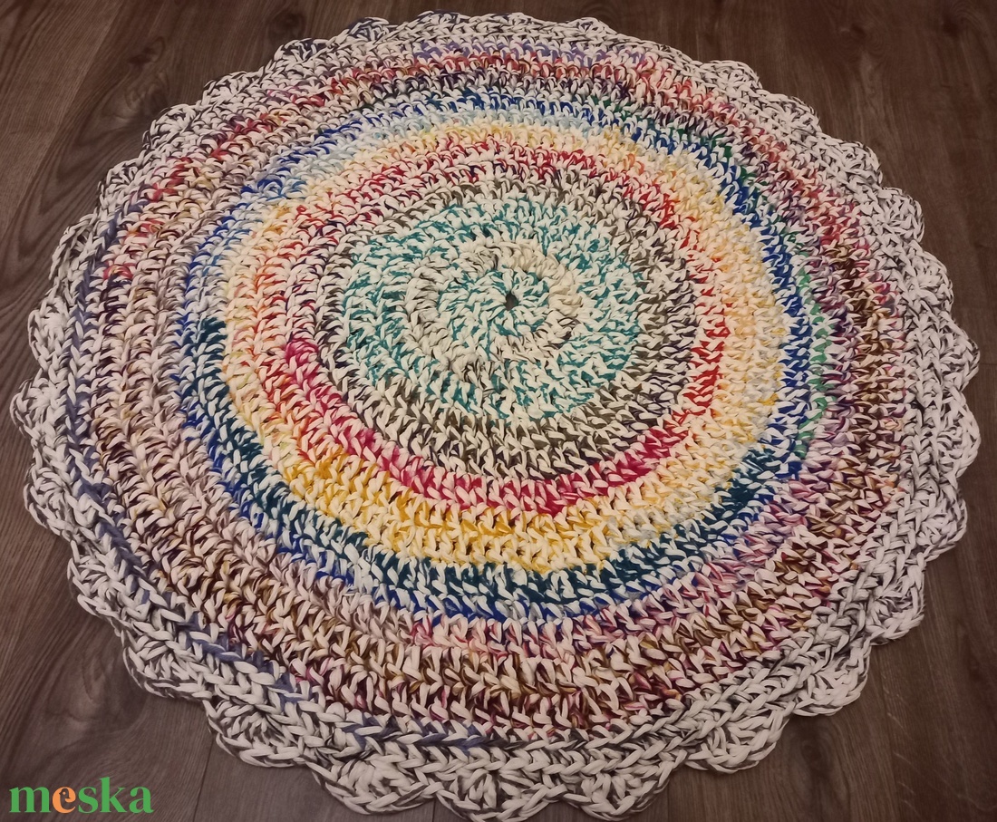 SZIVÁRVÁNY Rongyszőnyeg hatású horgolt kerek szőnyeg  - otthon & életmód - tárolás & rendszerezés - tárolókosár - Meska.hu