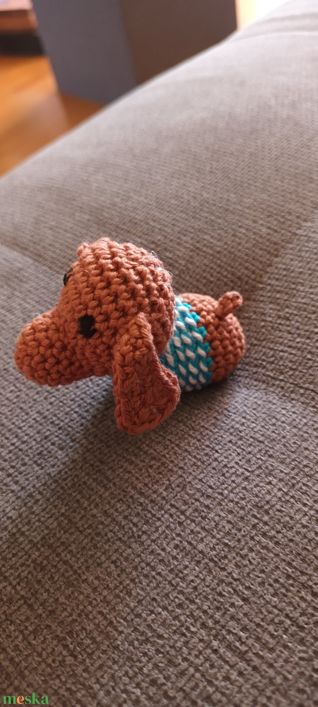 Mini tacskó pulcsiban - játék & sport - plüssállat & játékfigura - kutya - Meska.hu Mini tacskó pulcsiban - játék & sport - plüssállat & játékfigura - kutya - Meska.hu