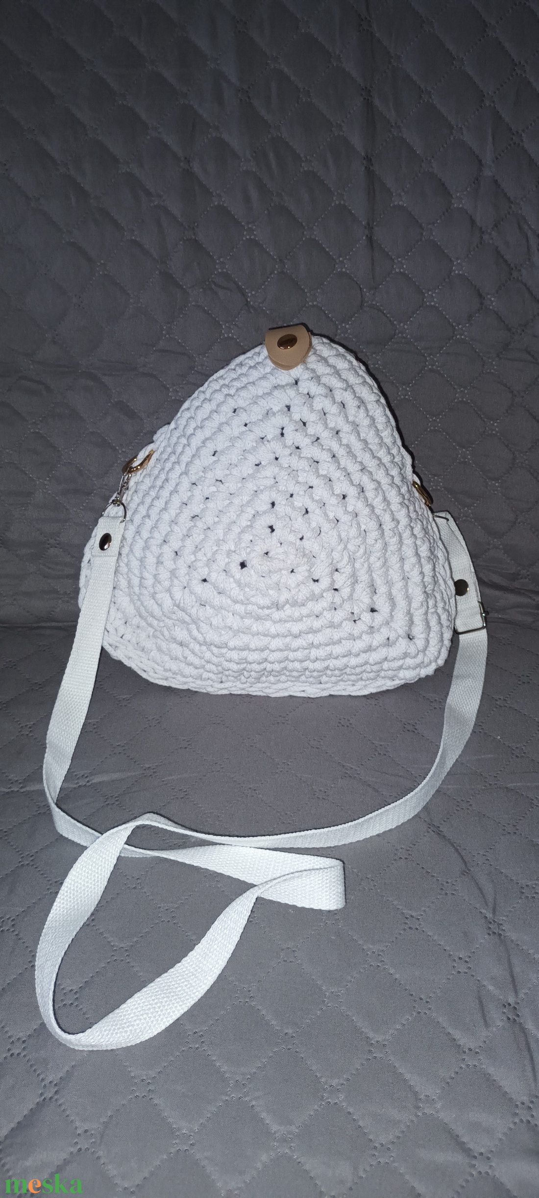 Horgolt háromszög alakú táska - esküvő - kiegészítők - táska - Meska.hu