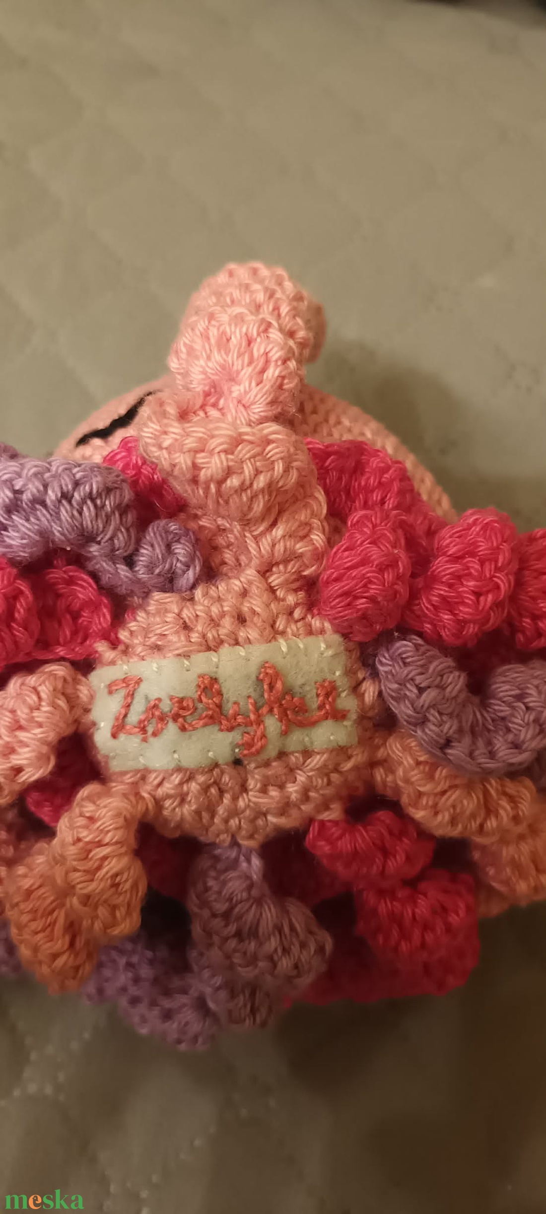 Polip amigurumi figura név hímzéssel - játék & sport - plüssállat & játékfigura - polip, medúza - Meska.hu