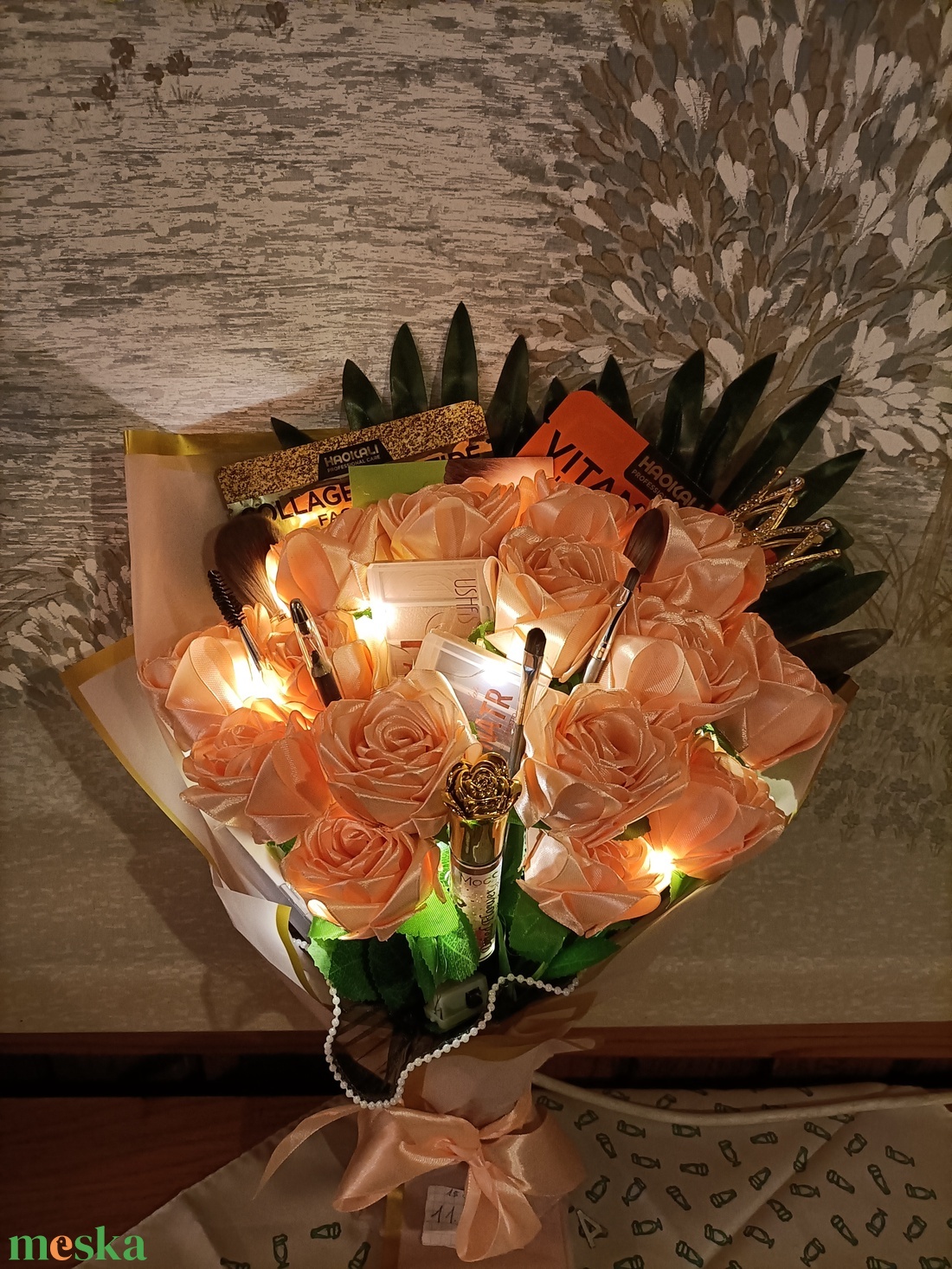 Örök rózsa csokor smink kiegészítőkkel - otthon & életmód - virágdekoráció - virágok - virágcsokor - Meska.hu
