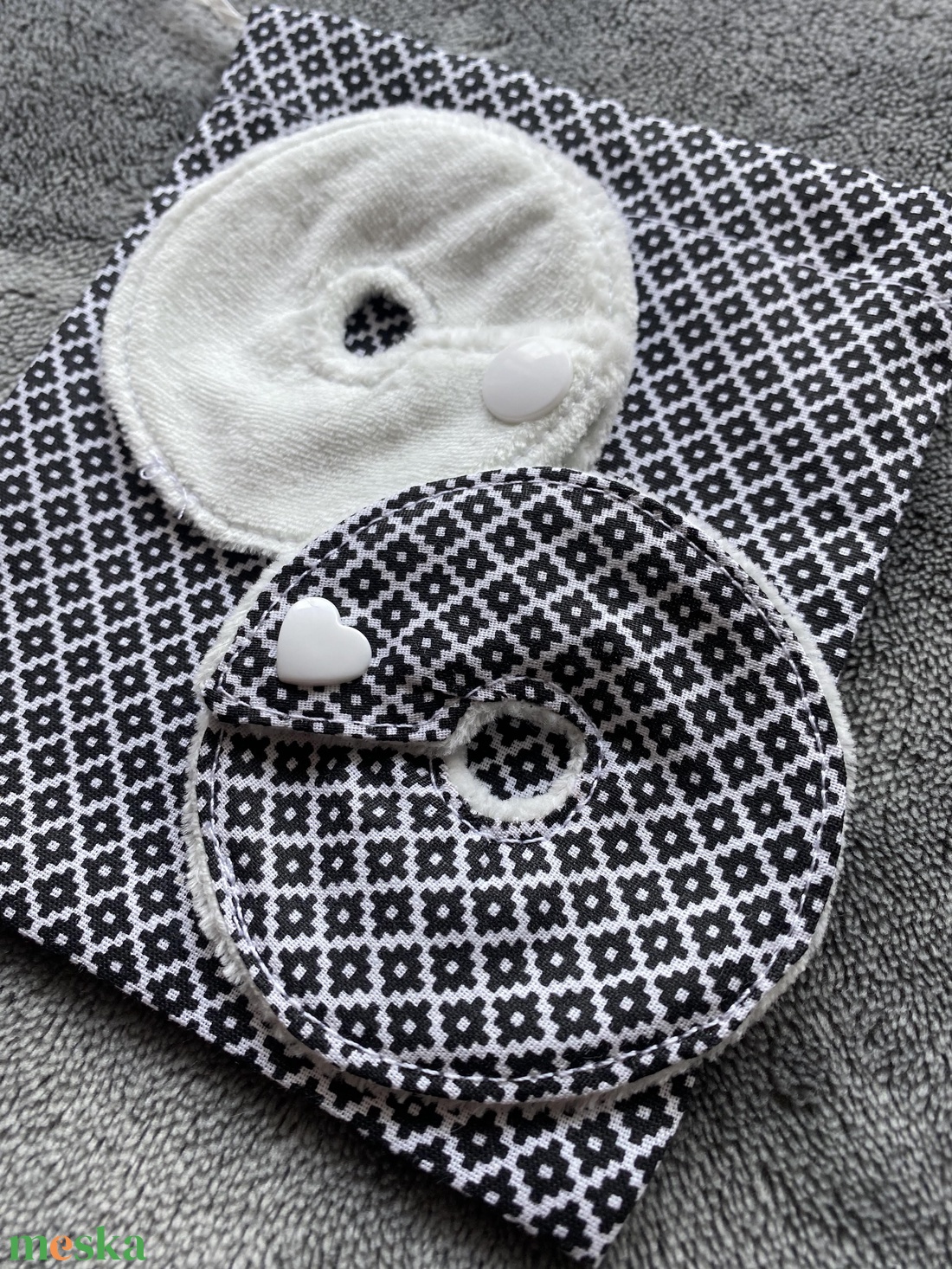 Mickey button gyomorszondához alátét / gtube covers feketefehér