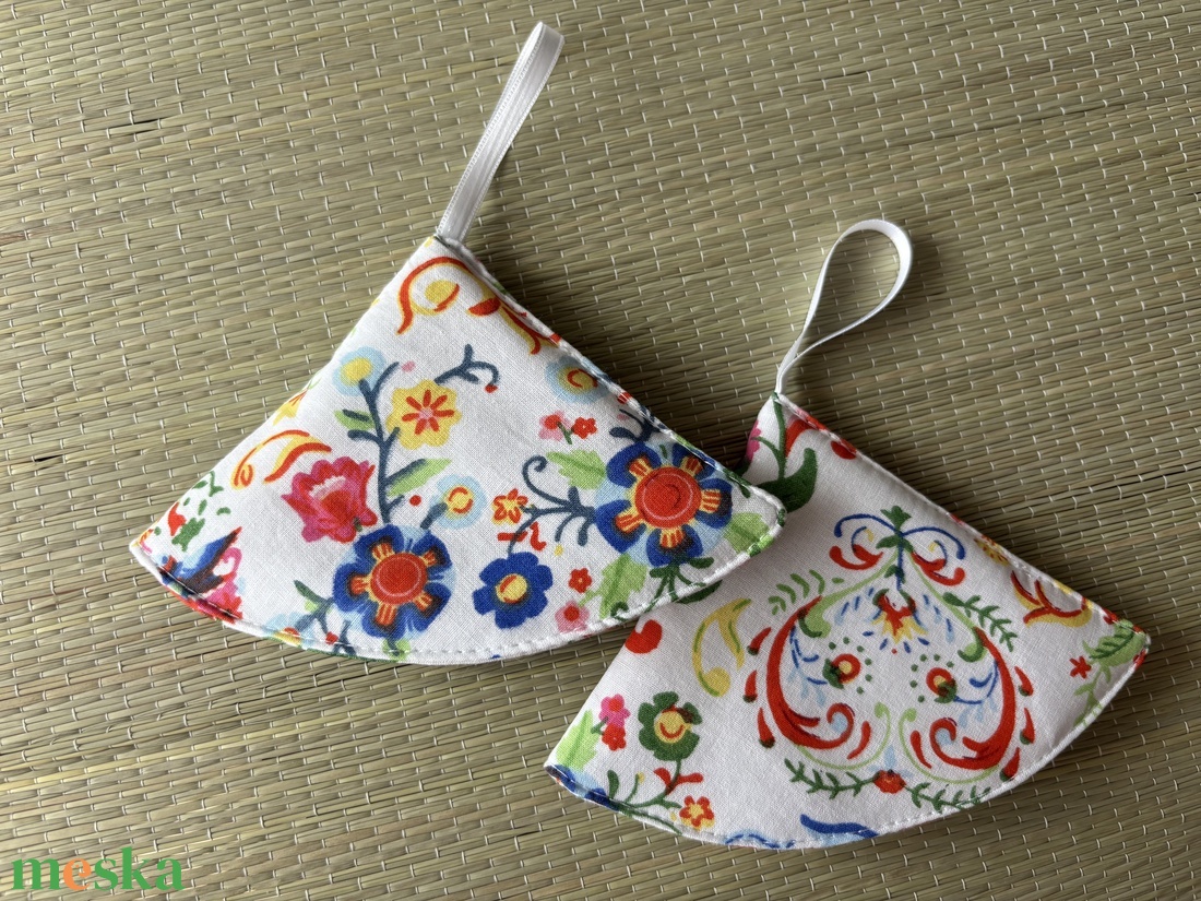 Edényfogó - szines virágos - otthon & életmód - konyhafelszerelés, tálalás - konyhai textil - edényfogó & edényfedő - Meska.hu Edényfogó - szines virágos - otthon & életmód - konyhafelszerelés, tálalás - konyhai textil - edényfogó & edényfedő - Meska.hu