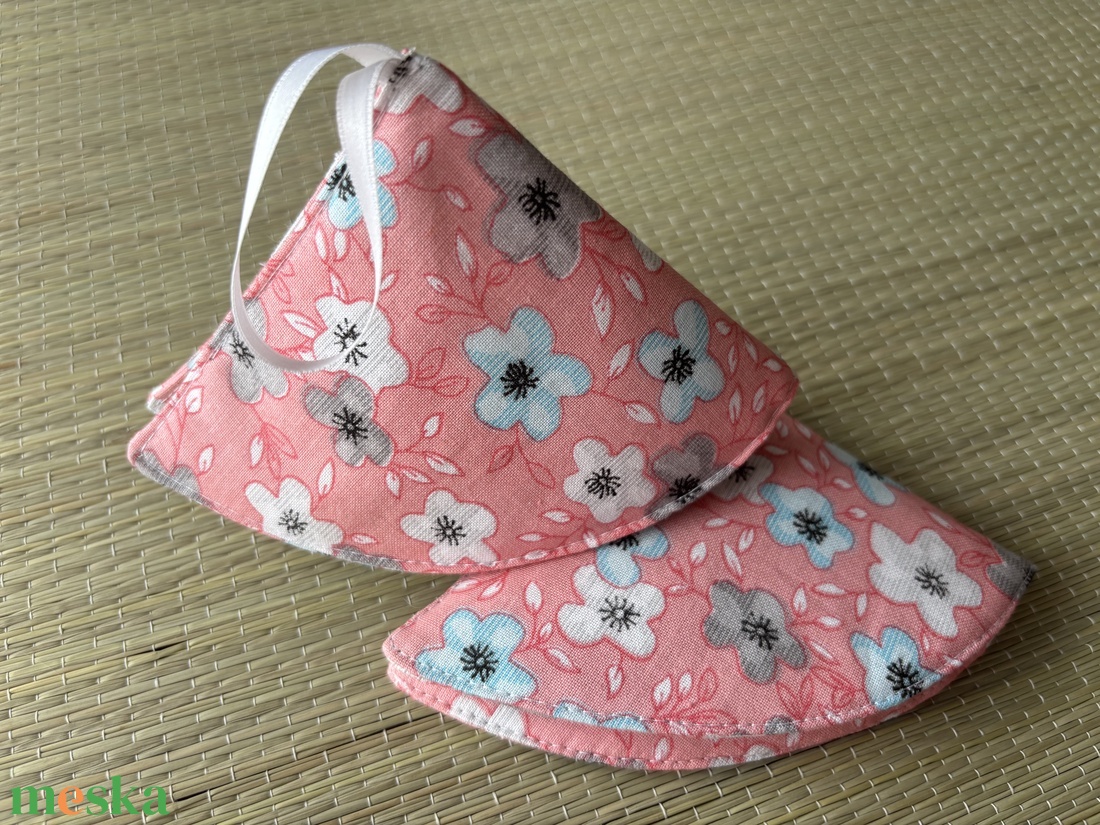 Edényfogó - rózsaszín virágos - otthon & életmód - konyhafelszerelés, tálalás - konyhai textil - edényfogó & edényfedő - Meska.hu Edényfogó - rózsaszín virágos - otthon & életmód - konyhafelszerelés, tálalás - konyhai textil - edényfogó & edényfedő - Meska.hu