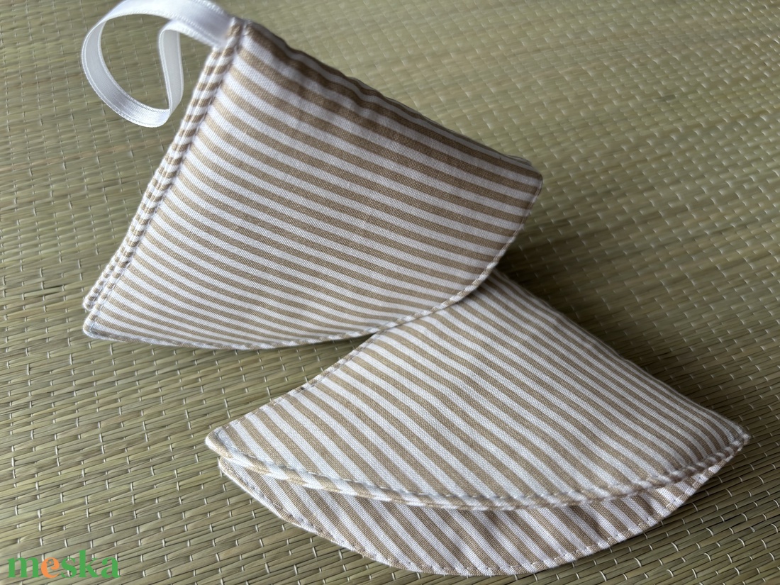 Edényfogó- barna csíkos - otthon & életmód - konyhafelszerelés, tálalás - konyhai textil - edényfogó & edényfedő - Meska.hu Edényfogó- barna csíkos - otthon & életmód - konyhafelszerelés, tálalás - konyhai textil - edényfogó & edényfedő - Meska.hu
