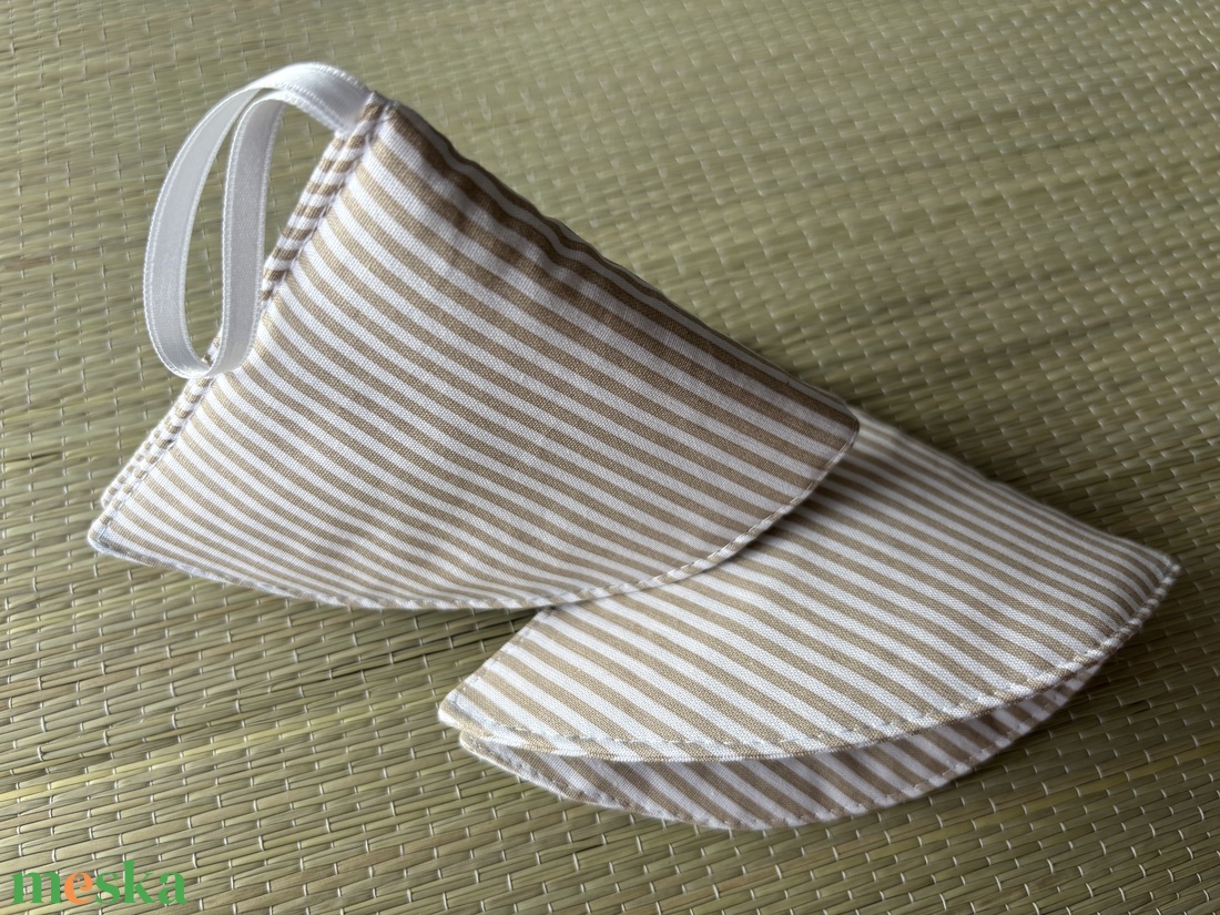 Edényfogó- barna csíkos - otthon & életmód - konyhafelszerelés, tálalás - konyhai textil - edényfogó & edényfedő - Meska.hu Edényfogó- barna csíkos - otthon & életmód - konyhafelszerelés, tálalás - konyhai textil - edényfogó & edényfedő - Meska.hu