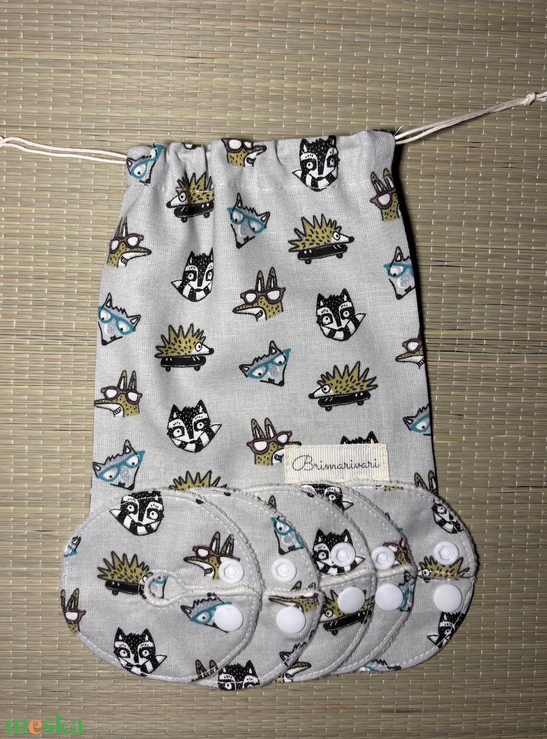 Mic-key button gyomorszondához alátét / g-tube covers szürke farkas  - szépségápolás - egészségmegőrzési kellékek - Meska.hu