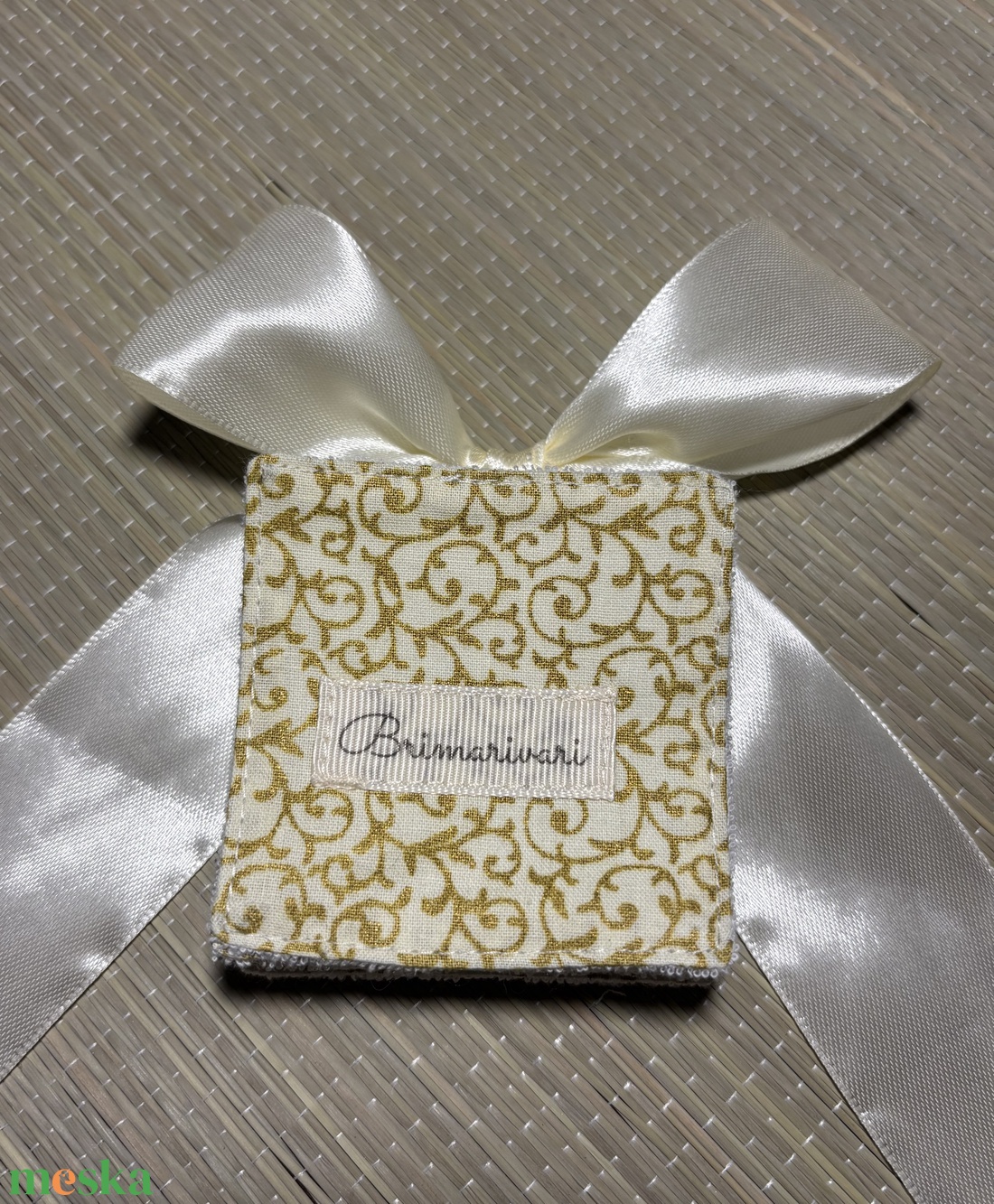 Arctisztító párna - arany indák - szépségápolás - arcápolás - arctisztító korong - Meska.hu