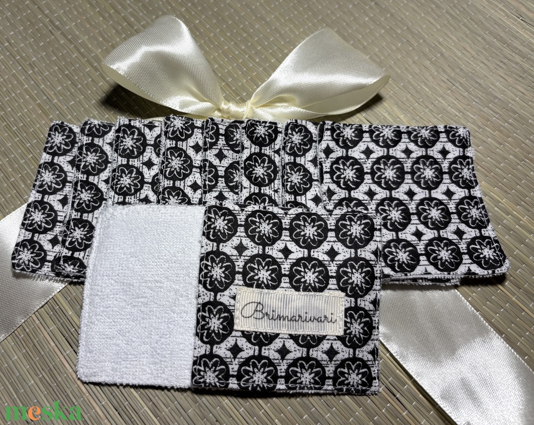 Arctisztító párna - fekete  - szépségápolás - arcápolás - arctisztító korong - Meska.hu