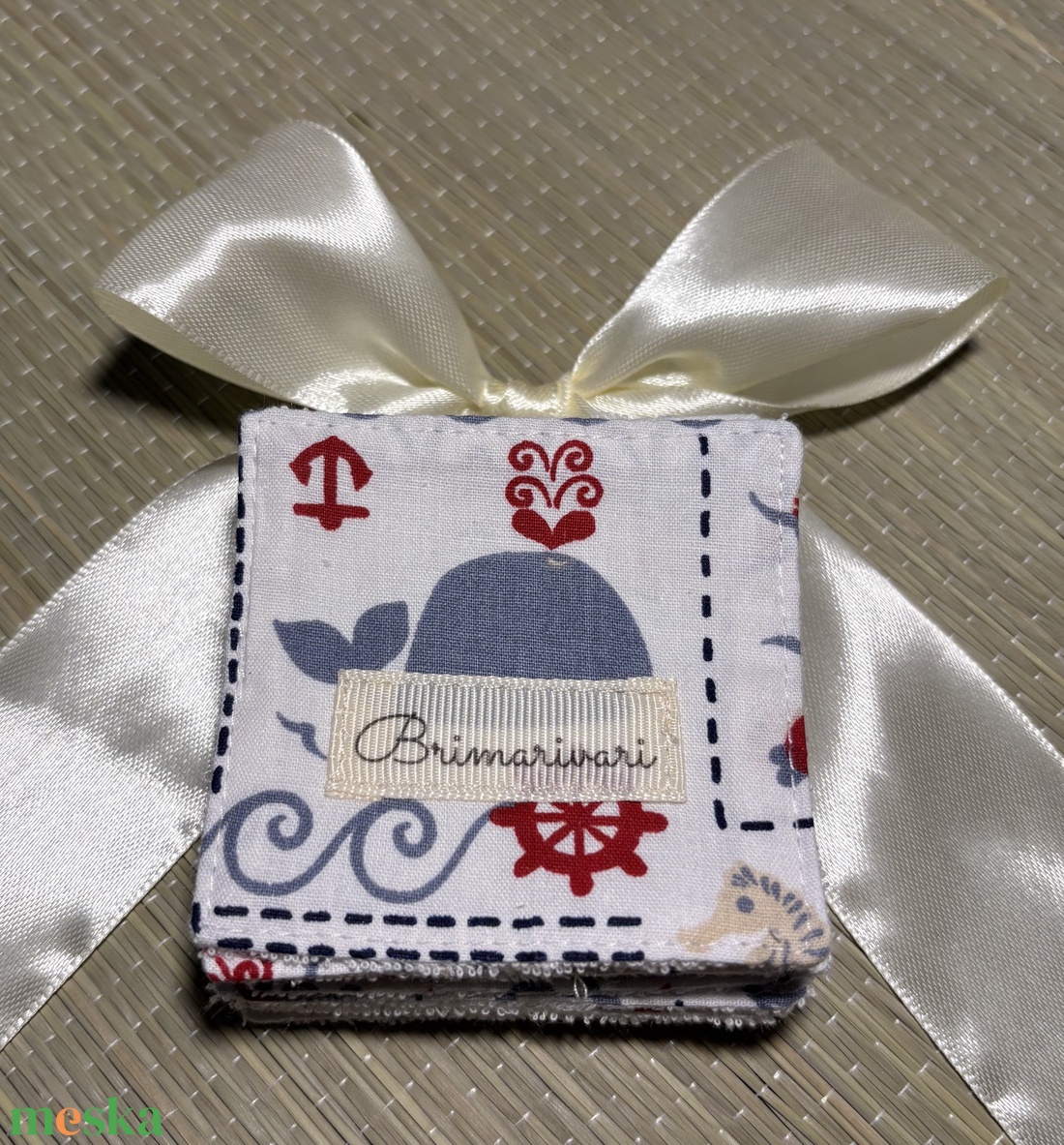 Arctisztító párna - bálnás - szépségápolás - arcápolás - arctisztító korong - Meska.hu