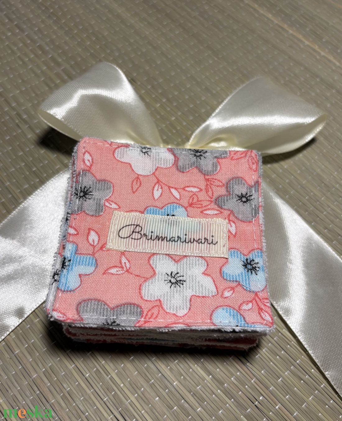 Arctisztító párna - rózsaszín alapon virágok - szépségápolás - arcápolás - arctisztító korong - Meska.hu