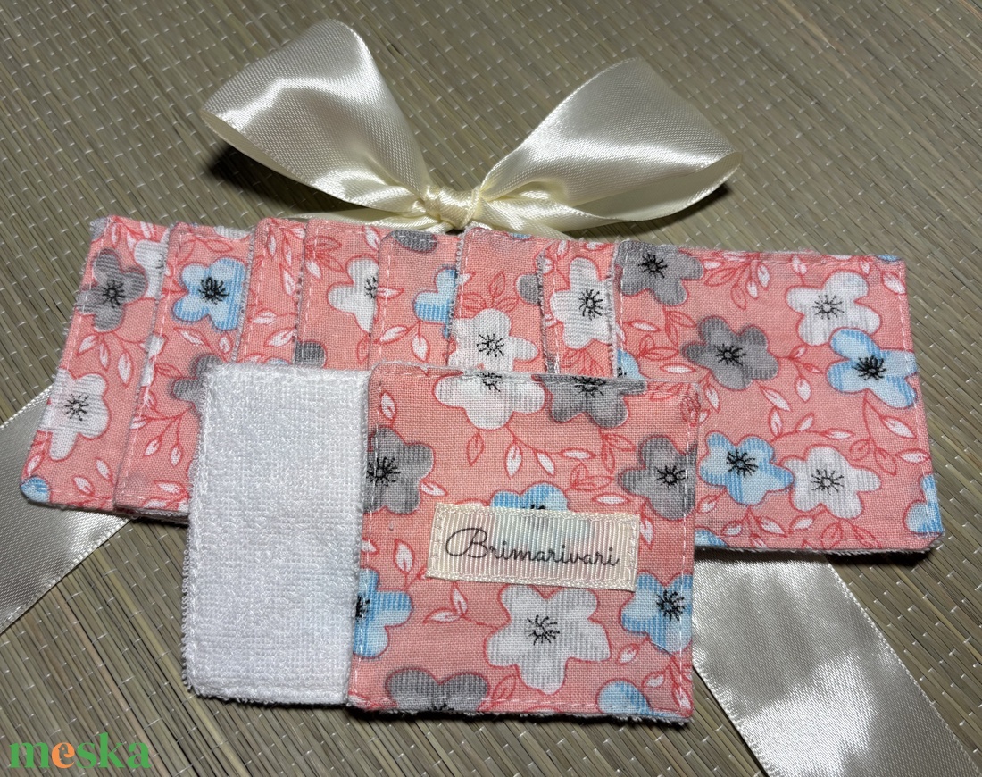 Arctisztító párna - rózsaszín alapon virágok - szépségápolás - arcápolás - arctisztító korong - Meska.hu