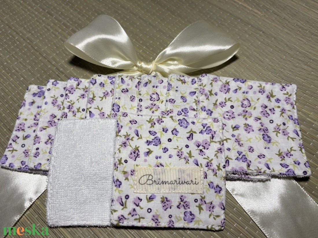 Arctisztító párna - lila virágok - szépségápolás - arcápolás - arctisztító korong - Meska.hu