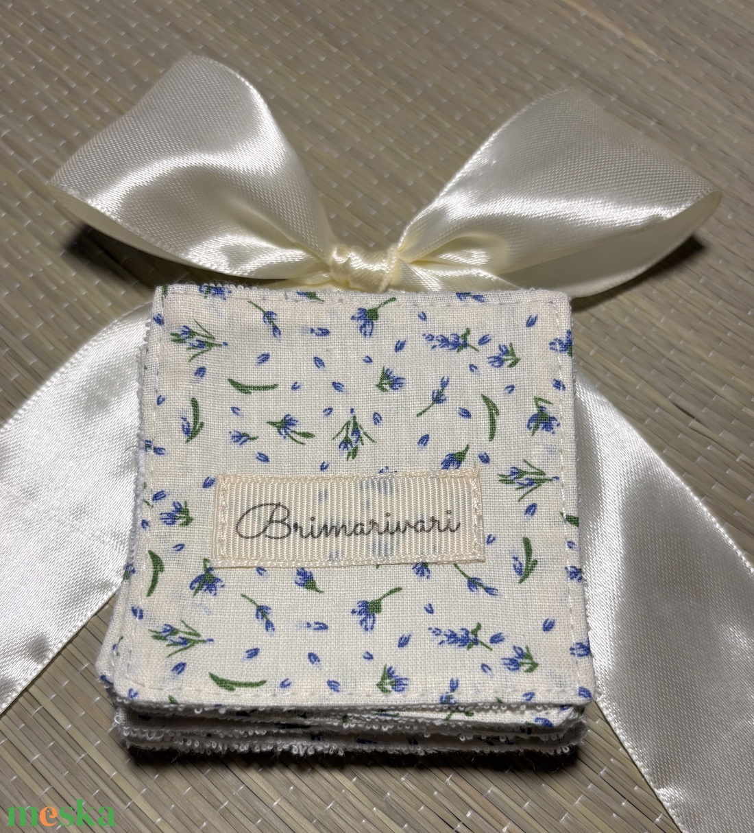 Arctisztító párna - kék virágok - szépségápolás - arcápolás - arctisztító korong - Meska.hu