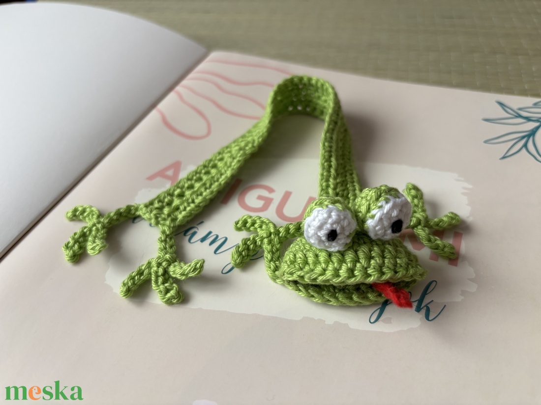 Horgolt könyvjelző béka  - könyv & zene - könyvjelző - Meska.hu