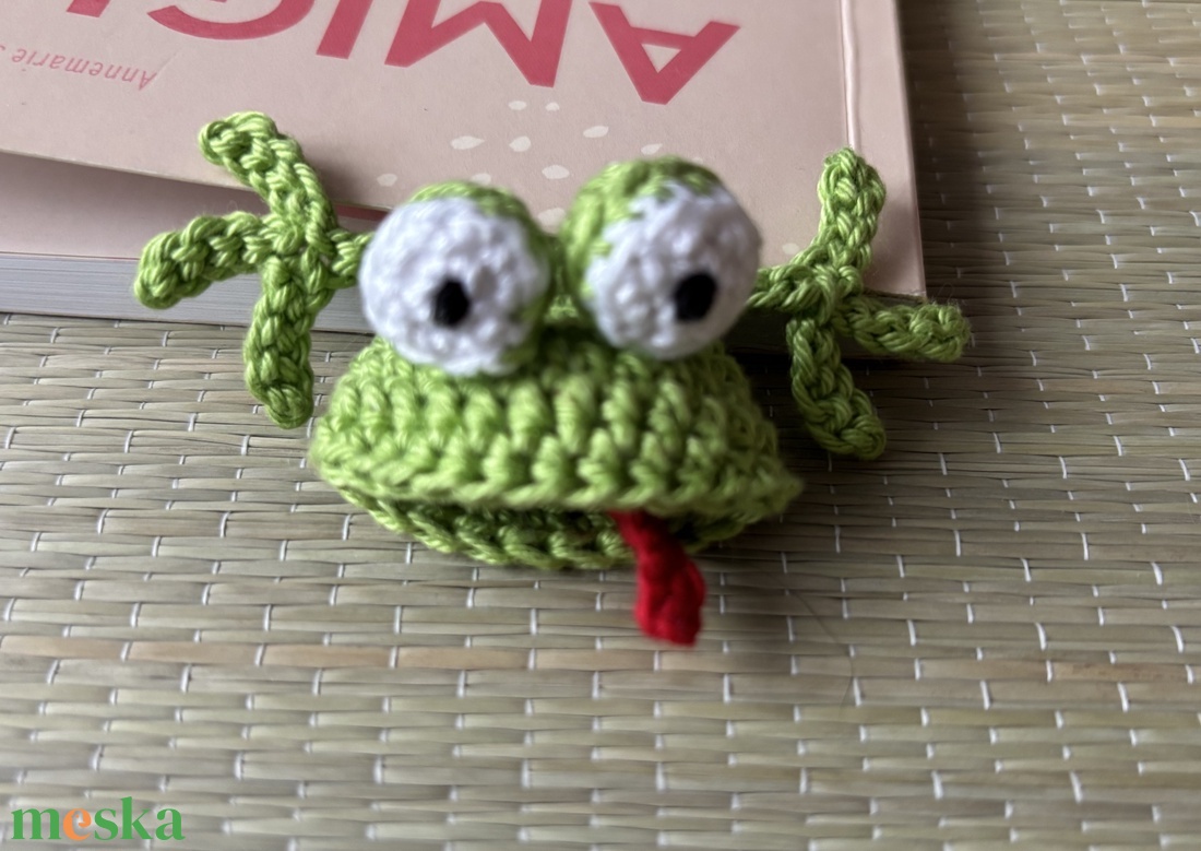 Horgolt könyvjelző béka  - könyv & zene - könyvjelző - Meska.hu