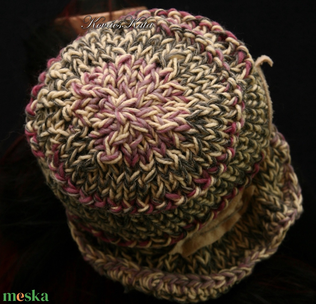 CLOCHE-ART kötött kalap / szürke-rózsa - ruha & divat - sál, sapka, kendő - sapka - Meska.hu CLOCHE-ART kötött kalap / szürke-rózsa - ruha & divat - sál, sapka, kendő - sapka - Meska.hu
