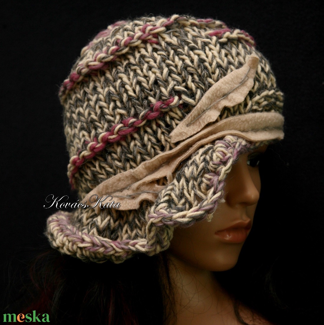 CLOCHE-ART kötött kalap / szürke-rózsa - ruha & divat - sál, sapka, kendő - sapka - Meska.hu CLOCHE-ART kötött kalap / szürke-rózsa - ruha & divat - sál, sapka, kendő - sapka - Meska.hu