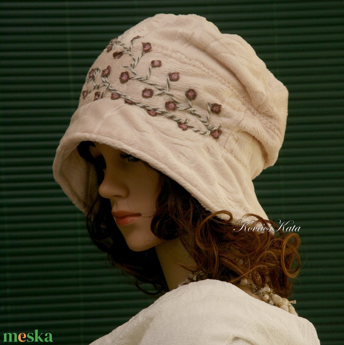 WELLSOFT-cloche - Saskia-bell design-kalap - ruha & divat - sál, sapka, kendő - kalap - Meska.hu WELLSOFT-cloche - Saskia-bell design-kalap - ruha & divat - sál, sapka, kendő - kalap - Meska.hu