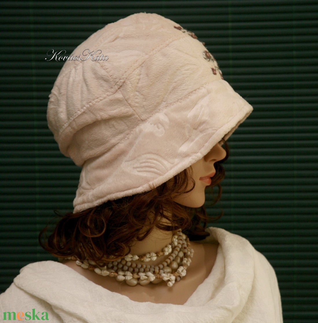 WELLSOFT-cloche - Saskia-bell design-kalap - ruha & divat - sál, sapka, kendő - kalap - Meska.hu WELLSOFT-cloche - Saskia-bell design-kalap - ruha & divat - sál, sapka, kendő - kalap - Meska.hu