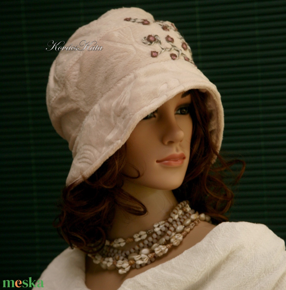 WELLSOFT-cloche - Saskia-bell design-kalap - ruha & divat - sál, sapka, kendő - kalap - Meska.hu WELLSOFT-cloche - Saskia-bell design-kalap - ruha & divat - sál, sapka, kendő - kalap - Meska.hu