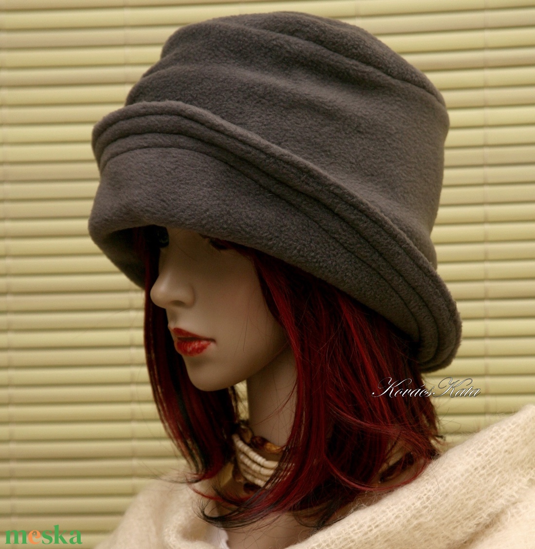 ERNA cloche -szürke polár flapper kalap - ruha & divat - sál, sapka, kendő - kalap - Meska.hu ERNA cloche -szürke polár flapper kalap - ruha & divat - sál, sapka, kendő - kalap - Meska.hu