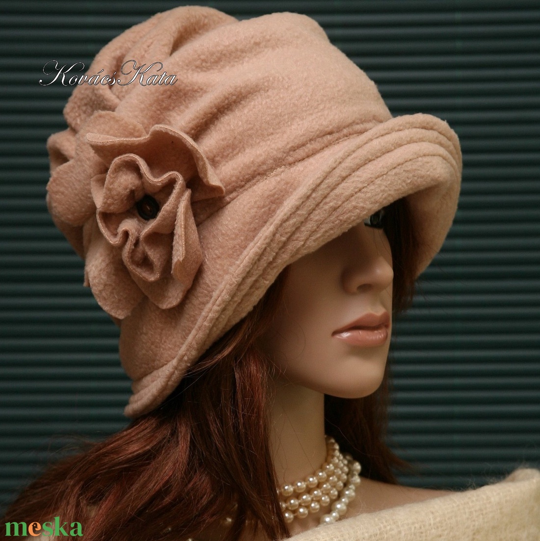 ERNA cloche - polár flapper kalap L-XL - ruha & divat - sál, sapka, kendő - kalap - Meska.hu ERNA cloche - polár flapper kalap L-XL - ruha & divat - sál, sapka, kendő - kalap - Meska.hu