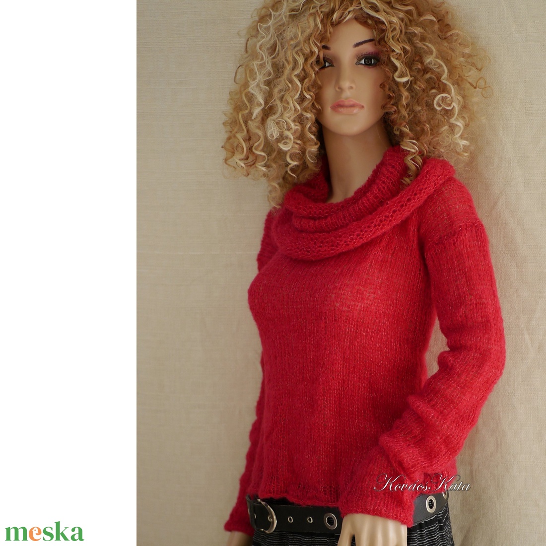JULYALPAKA PULCSI - exkluzív kézzel kötött pulóver kámzsával / piros - ruha & divat - női ruha - pulóver & kardigán - Meska.hu