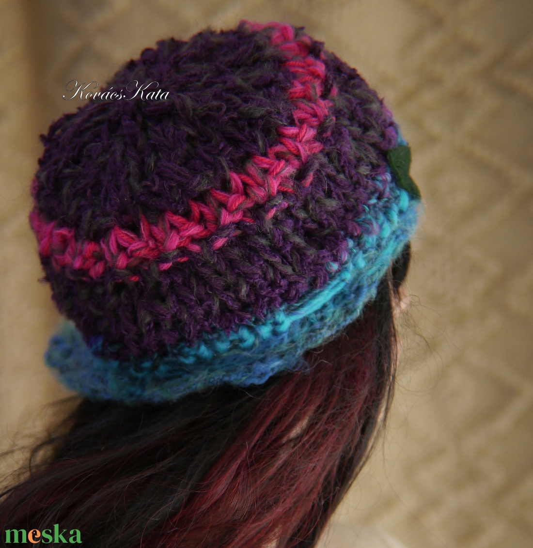 CLOCHE-ART - extravagáns kötött kalap, gyapjú sapka / lilák-türkizekkel - ruha & divat - sál, sapka, kendő - sapka - Meska.hu CLOCHE-ART - extravagáns kötött kalap, gyapjú sapka / lilák-türkizekkel - ruha & divat - sál, sapka, kendő - sapka - Meska.hu
