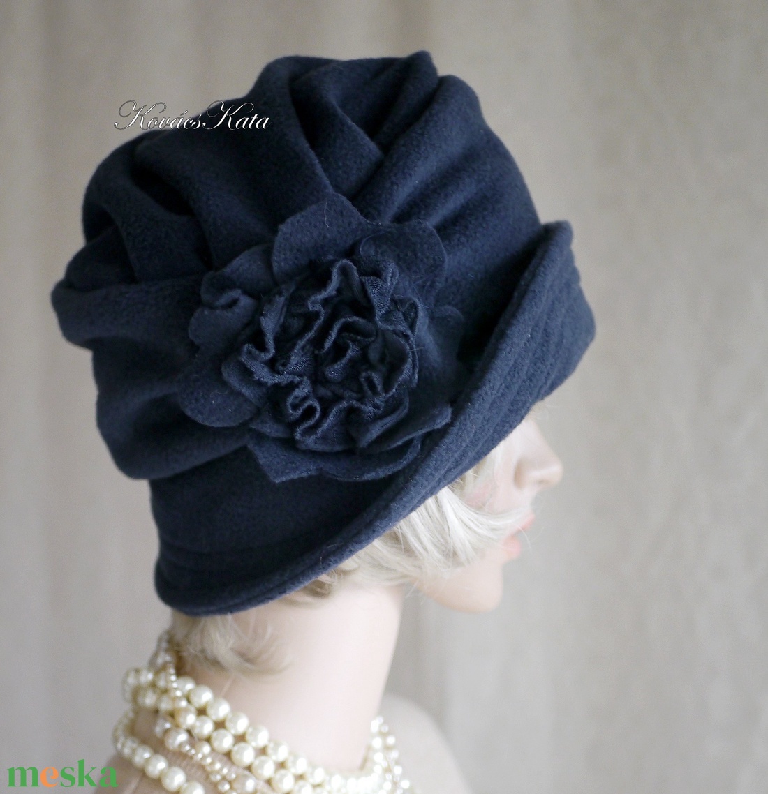 ERNA cloche - polár flapper kalap / éjkék - ruha & divat - sál, sapka, kendő - kalap - Meska.hu ERNA cloche - polár flapper kalap / éjkék - ruha & divat - sál, sapka, kendő - kalap - Meska.hu
