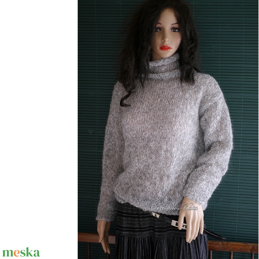 TEKNŐC MOHAIR-PULCSI - exkluzív kézzel kötött túl-méretes pulóver / szürke-mákos - ruha & divat - női ruha - pulóver - Meska.hu TEKNŐC MOHAIR-PULCSI - exkluzív kézzel kötött túl-méretes pulóver / szürke-mákos - ruha & divat - női ruha - pulóver - Meska.hu