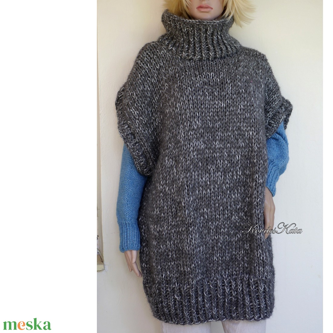 NIKIALPAKA PONCSÓ -  kézzel kötött extra-vastag maxi pulóver mellény /  vintage grafit - ruha & divat - női ruha - pulóver - Meska.hu