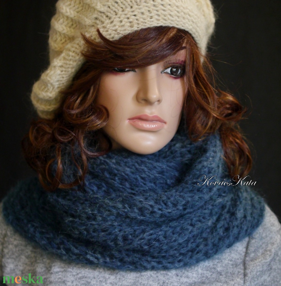 INFINITY / mohair - exkluzív kézzel kötött körsál / sötétkék - ruha & divat - sál, sapka, kendő - sál - Meska.hu INFINITY / mohair - exkluzív kézzel kötött körsál / sötétkék - ruha & divat - sál, sapka, kendő - sál - Meska.hu