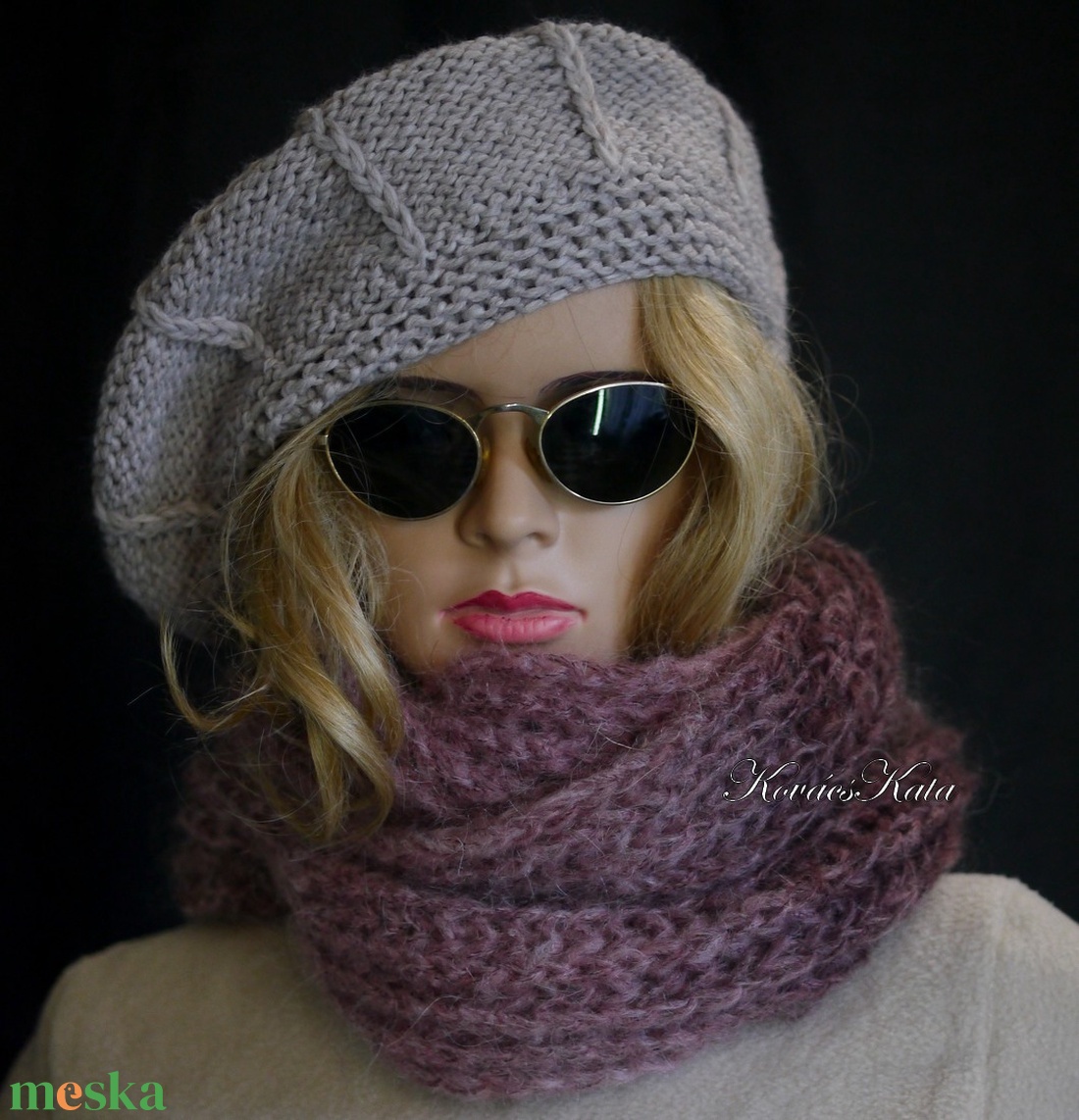 INFINITY / mohair - exkluzív kézzel kötött körsál / bordó - ruha & divat - sál, sapka, kendő - sál - Meska.hu INFINITY / mohair - exkluzív kézzel kötött körsál / bordó - ruha & divat - sál, sapka, kendő - sál - Meska.hu