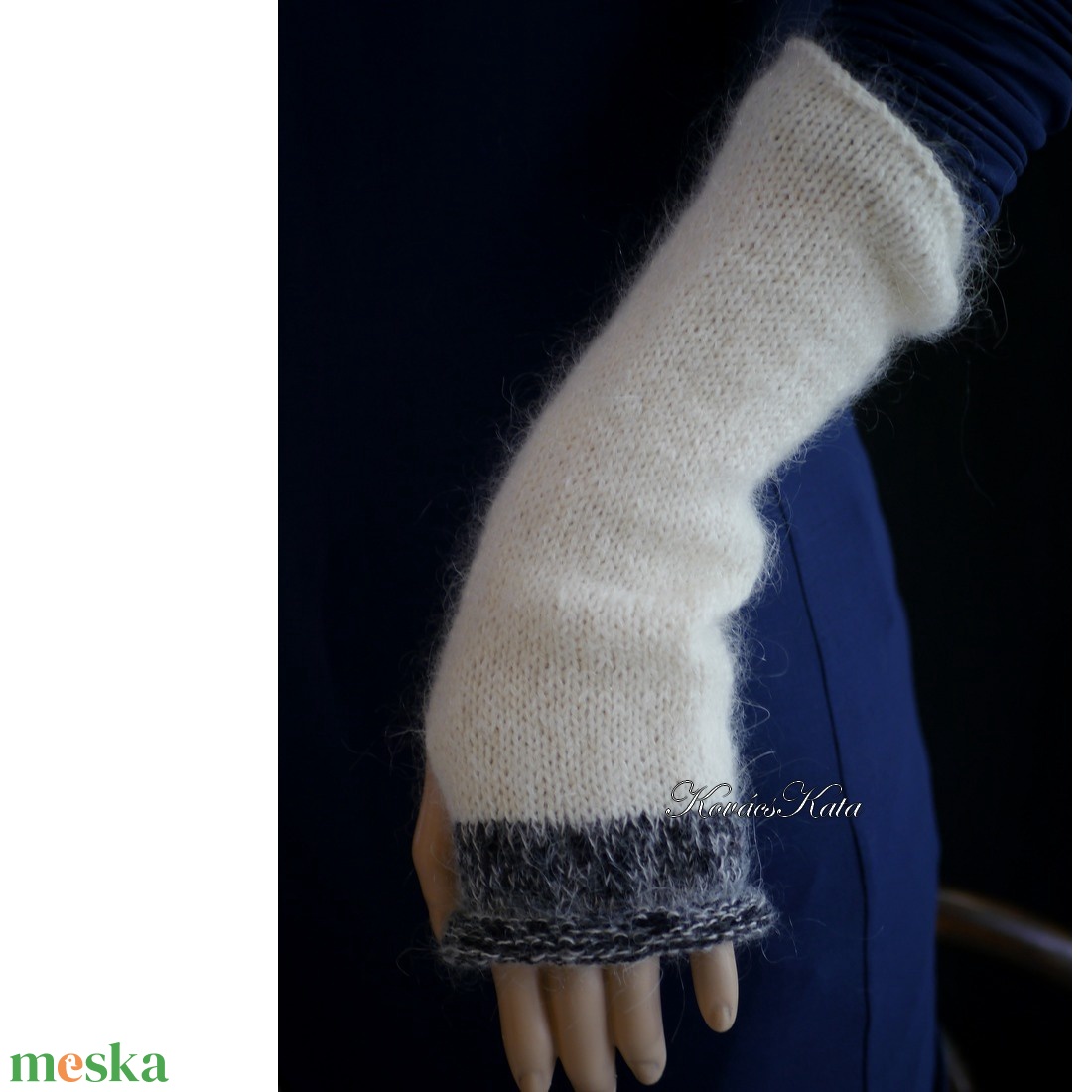 LYRA-SZETT / mistery kid-silk - exkluzív kézzel kötött kesztyűszár kukac-sállal / ivory + kék - ruha & divat - sál, sapka, kendő - kesztyű - Meska.hu LYRA-SZETT / mistery kid-silk - exkluzív kézzel kötött kesztyűszár kukac-sállal / ivory + kék - ruha & divat - sál, sapka, kendő - kesztyű - Meska.hu