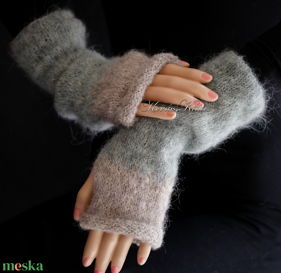 BOSZI-KESZTYŰ / alpaka-silk - exkluzív kézzel kötött kesztyűszár, kézmelegítő / zsálya, szürke - ruha & divat - sál, sapka, kendő - kesztyű - Meska.hu BOSZI-KESZTYŰ / alpaka-silk - exkluzív kézzel kötött kesztyűszár, kézmelegítő / zsálya, szürke - ruha & divat - sál, sapka, kendő - kesztyű - Meska.hu